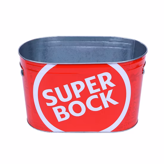 Der Getränkekübel aus Blech mit Drahtgriff